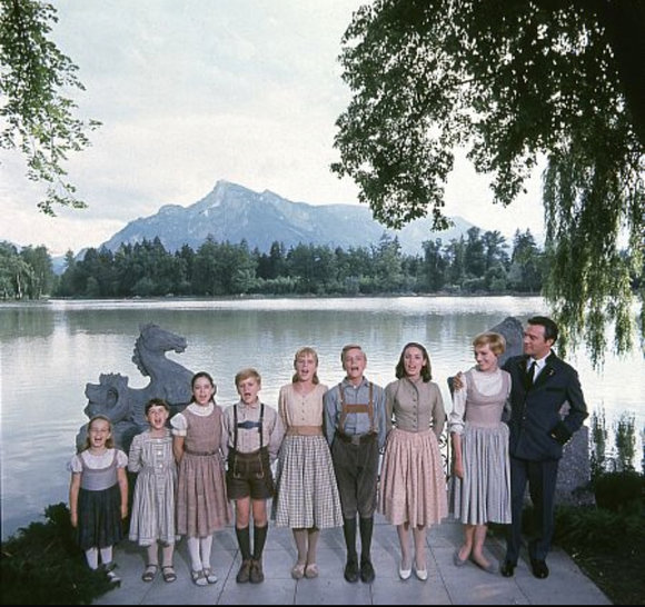 A lineup by the lake - Schloss Leopoldskron